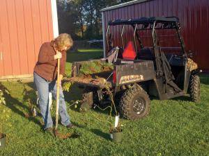 2012.polaris.ranger500efi.camo_.rear-right.parked.on-grass.jpg