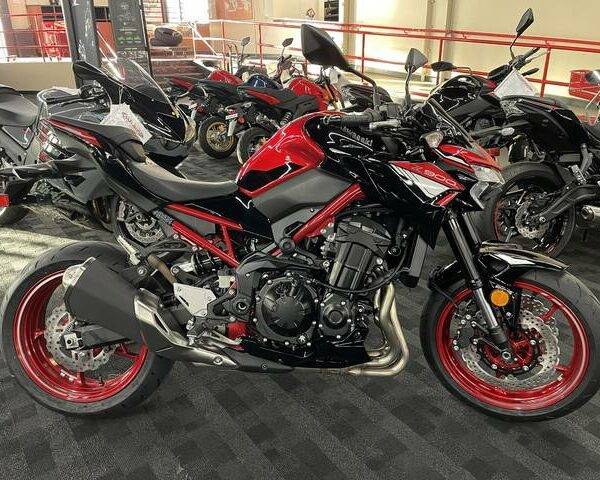 Get/Buy 2024 Kawasaki Z900 ABS Candy Persimmon Red/Ebony